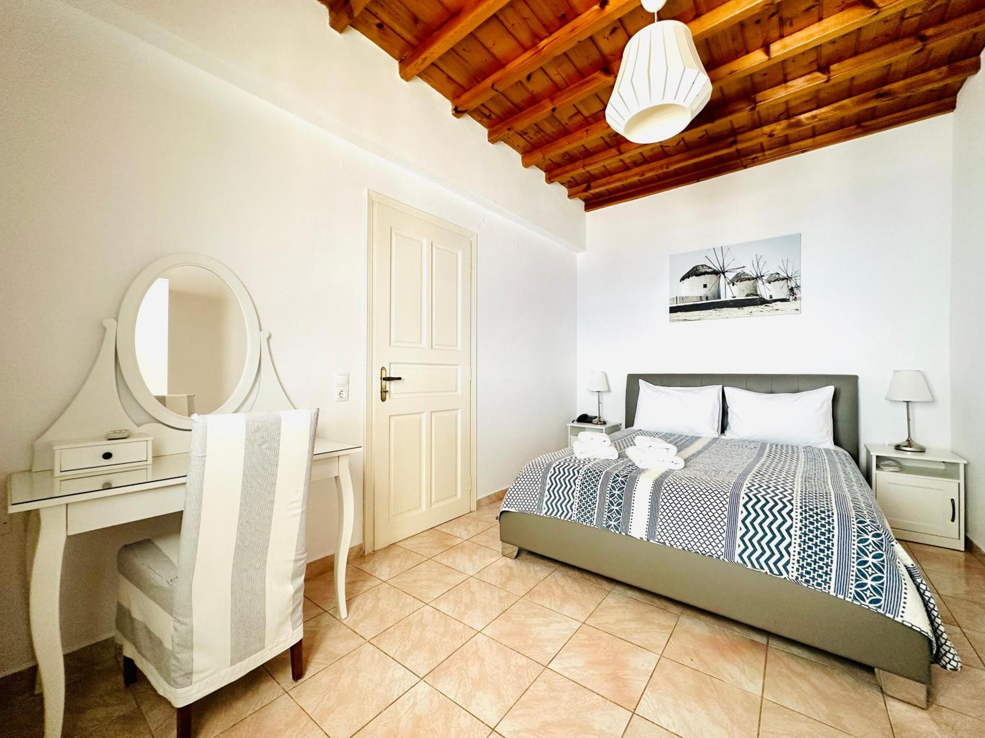 Villa Oceania Tourlos Room photo