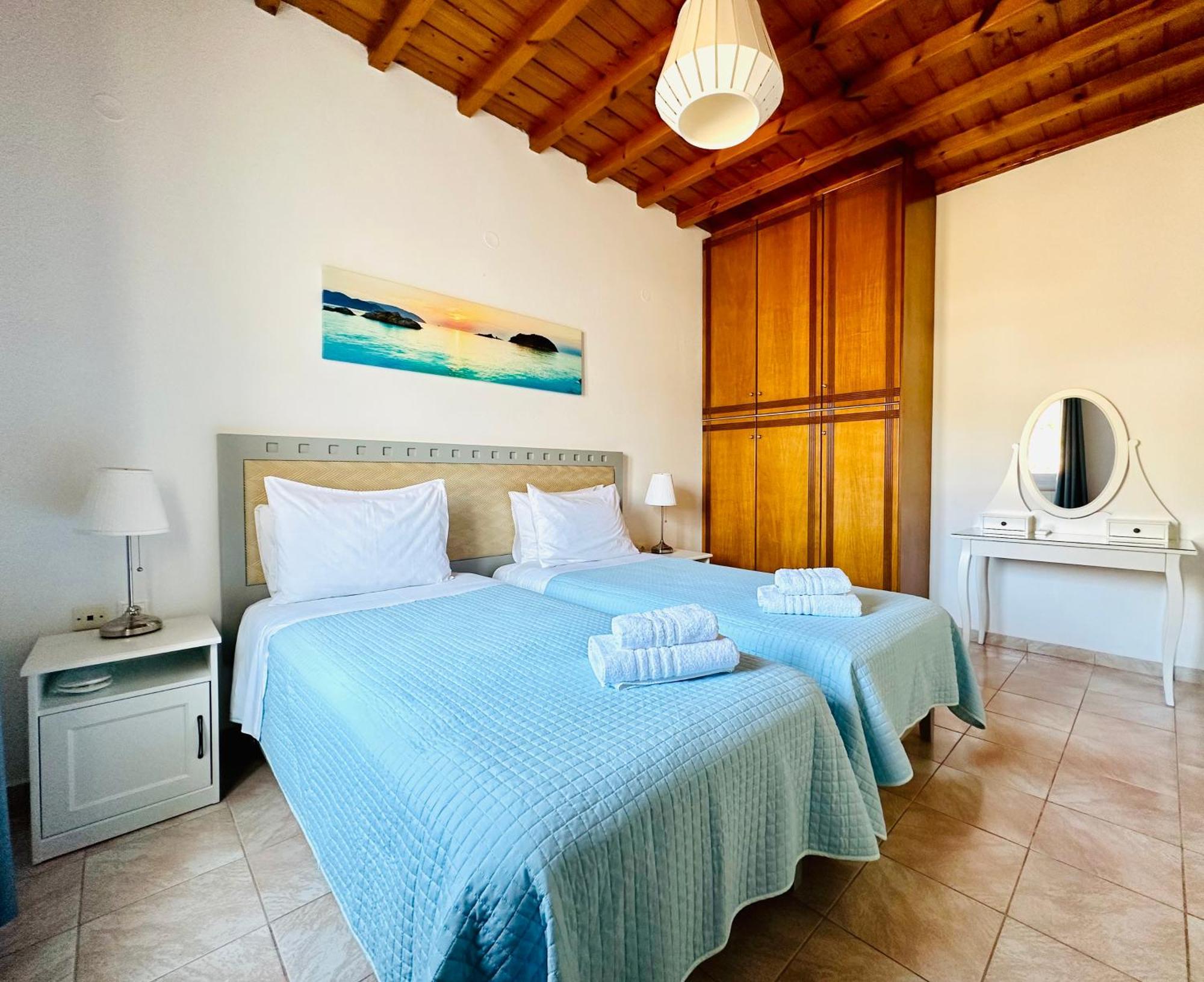 Villa Oceania Tourlos Room photo
