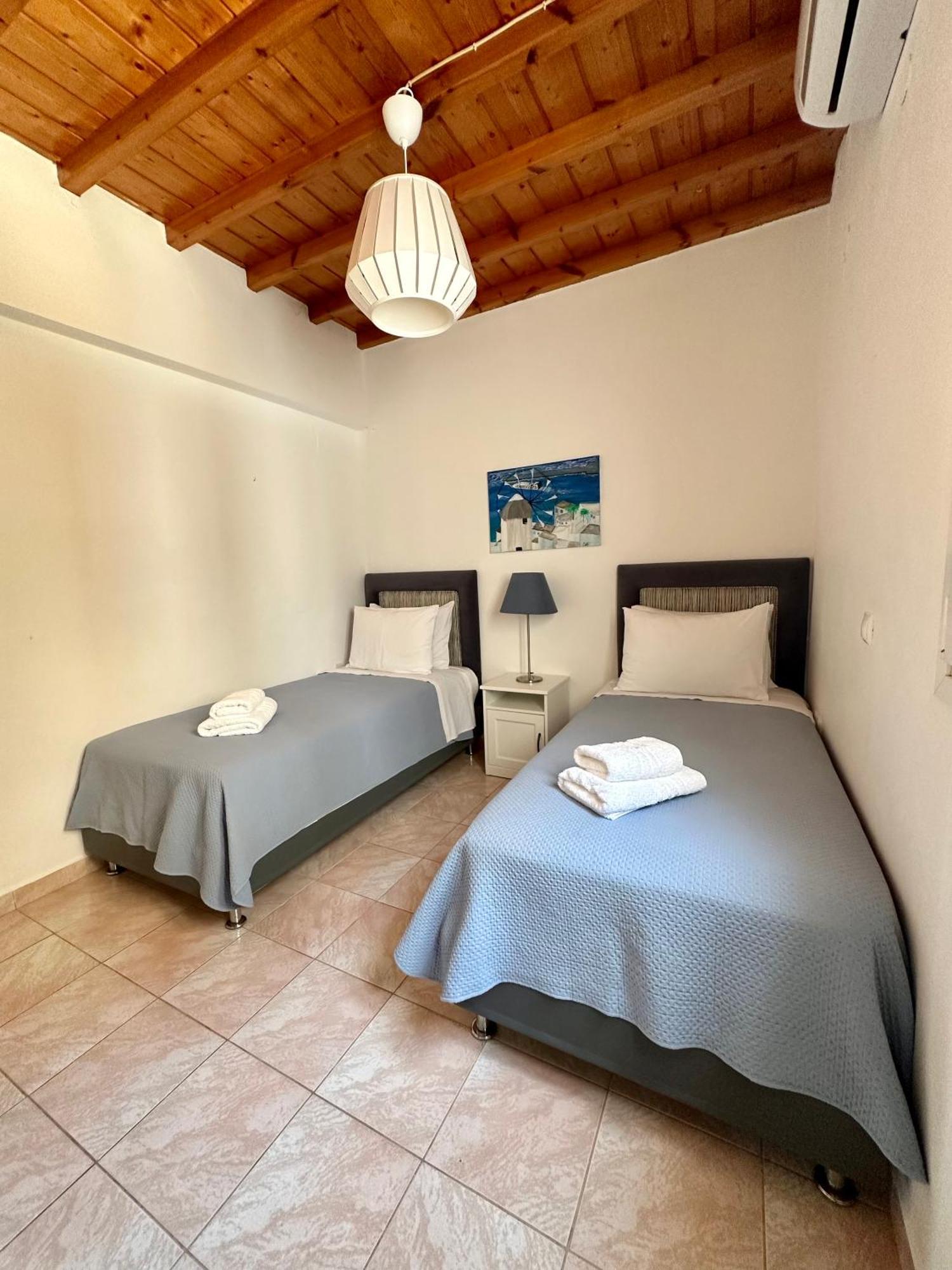 Villa Oceania Tourlos Room photo